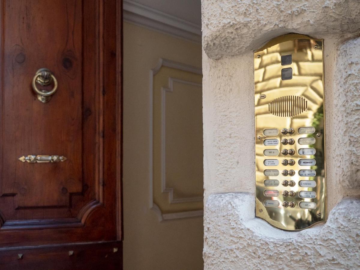 Veneto Holidays - Central Apartment In Via Veneto Roma Ngoại thất bức ảnh